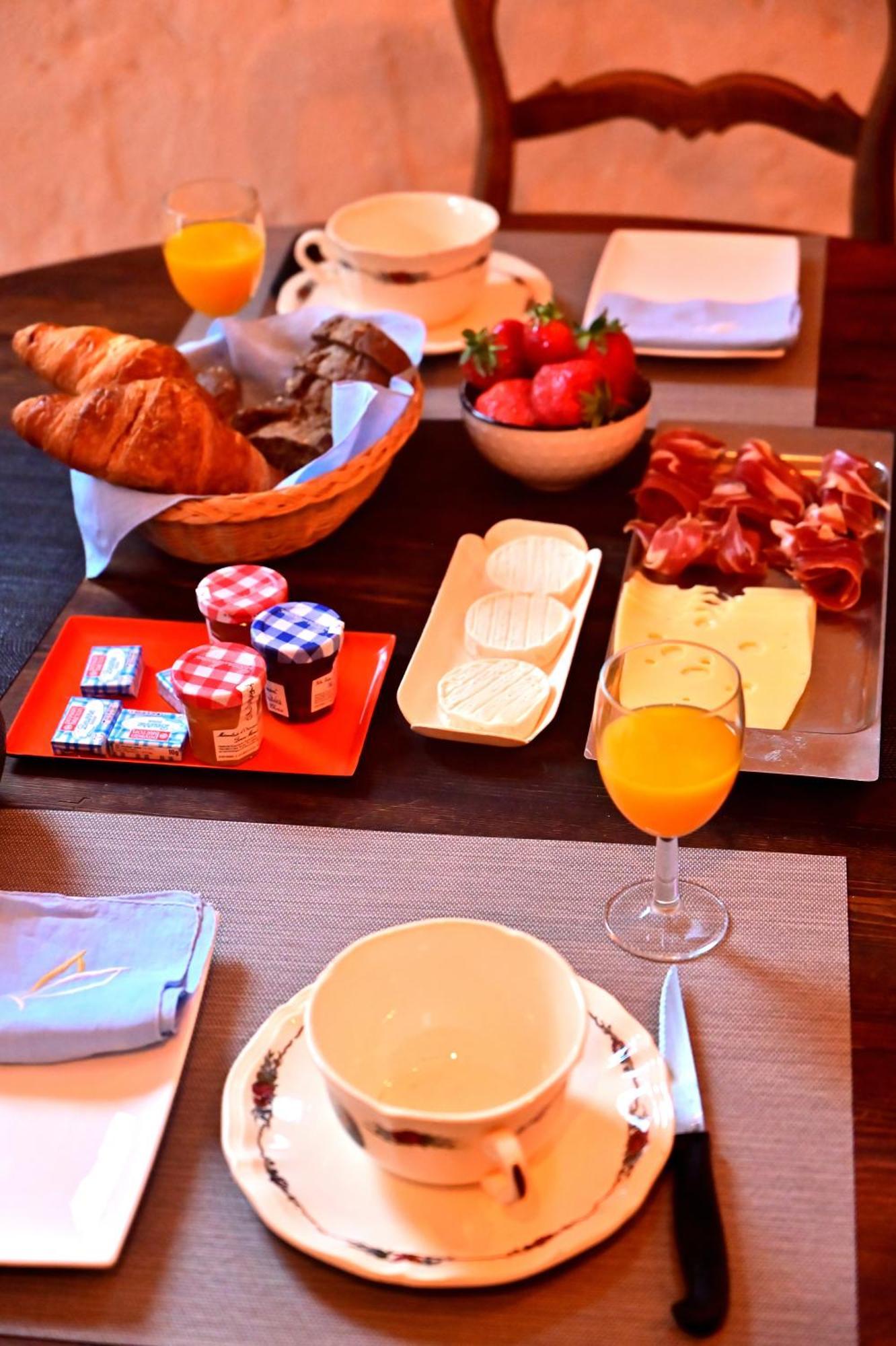 Bed and Breakfast Mas D'Aval Ле-Виган Экстерьер фото